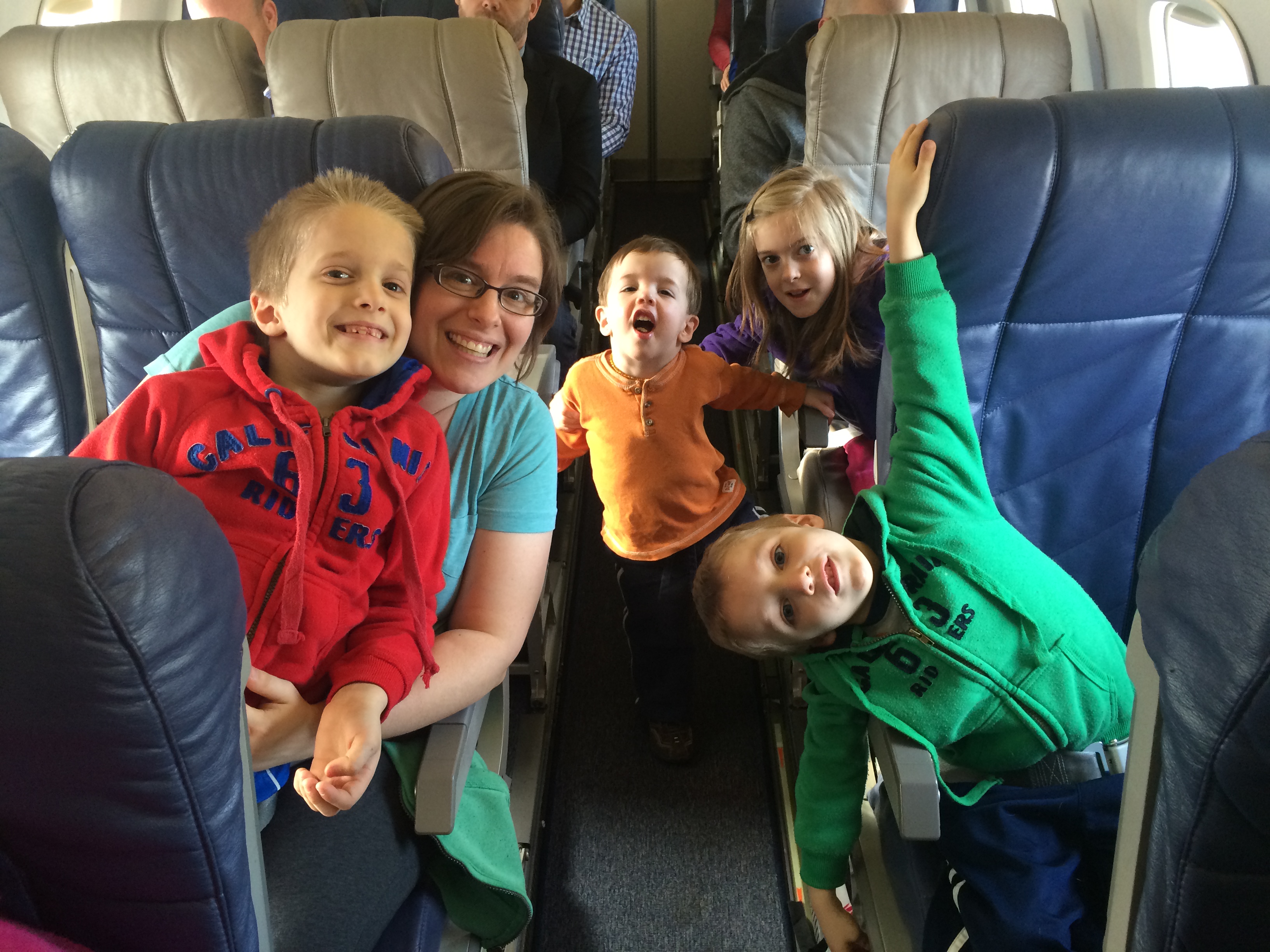Long Flight with Children: How to Enjoy a Long Flight with Kids